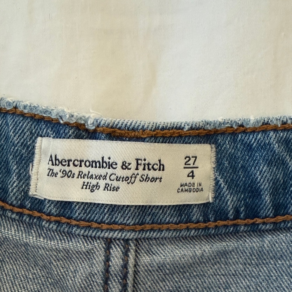 Abercrombie & Fitch 90s Relaxed Cutoff High Rise Denim Jean Shorts - Picture 3 of 8